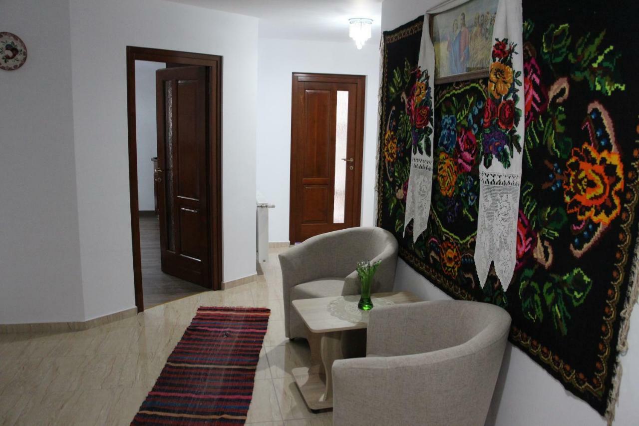 Popasul Calatorului Hotel Moisei Exterior foto
